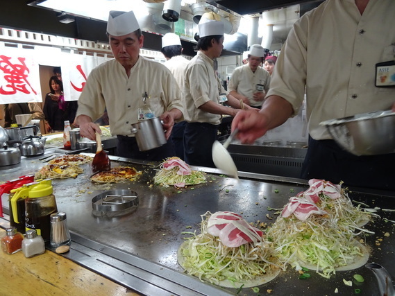 カジュアルなお好み焼き屋さん