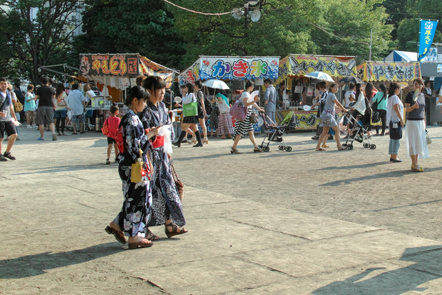 浴衣姿の女性