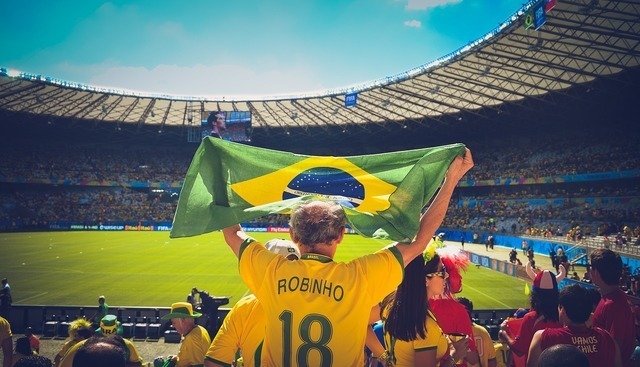 ブラジルサッカーチームの応援席
