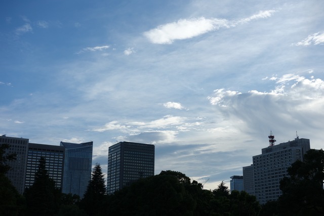 日比谷の空