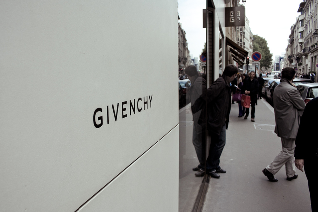 GIVENCHY