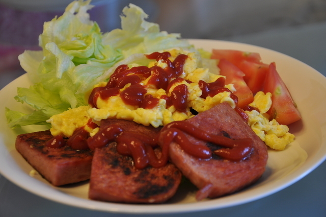 スパムと卵の料理