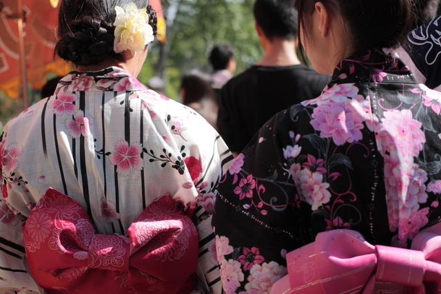 浴衣姿の女性