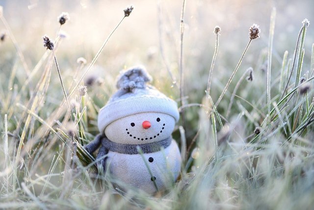 雪だるまの人形