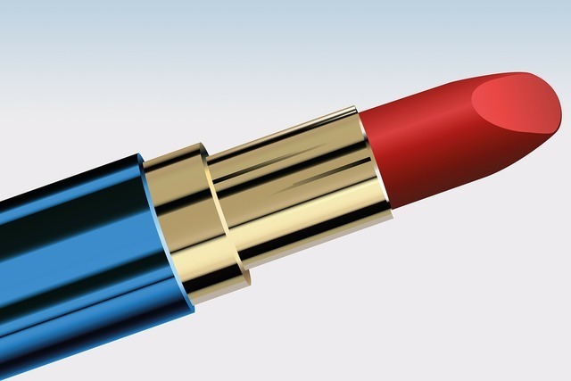 明るい色のリップ