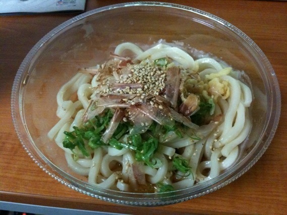 冷たいうどん