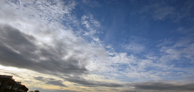 鱗雲と青空