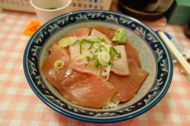 新鮮なまぐろ丼