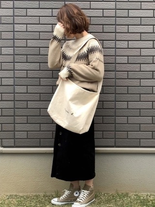 フェアアイル柄ニット×タイトスカートコーデ