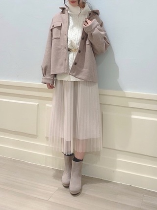 ガーリーにまとめたチュールスカートコーデ