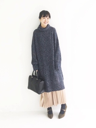 タートルネックニットワンピースコーデ