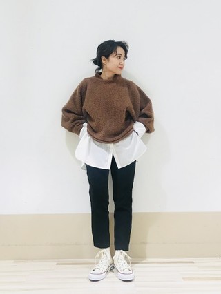 ブラウンニット×パンツ
