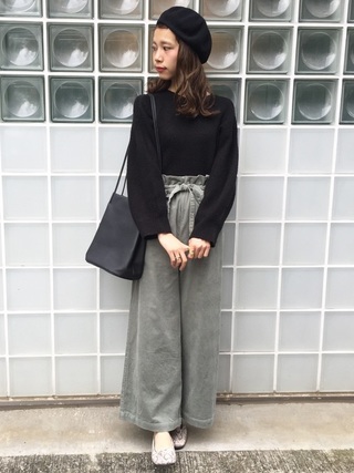 ワイドパンツ×パンプス