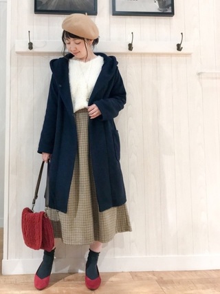 フェザーヤーンVネックニット
