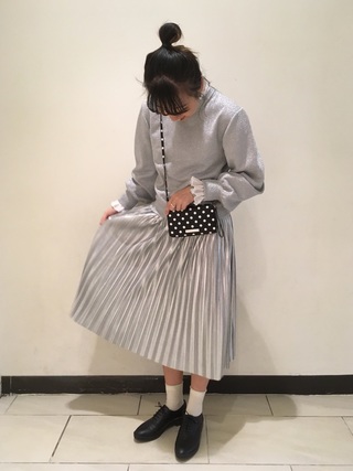 ラメニットプルオーバーのスタイル