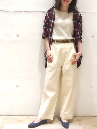 チェック×ワントーンのスタイル