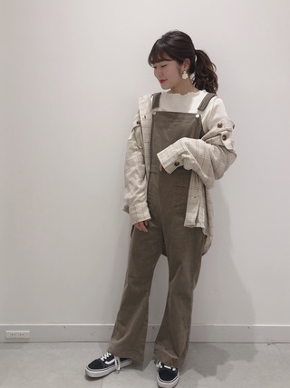 コーデュロイサロペットコーデ