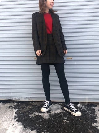 赤のユニクロカシミヤセーター