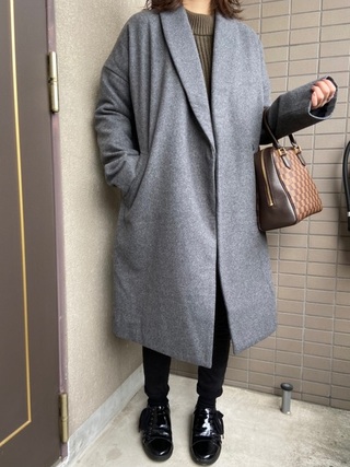グレージャケットコーデ
