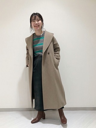 ビックラペルコートコーデ