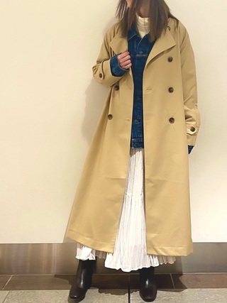 インに着てシャツっぽく着こなす