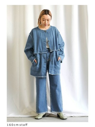 丈の長いデニムジャケットは保温効果もしっかり